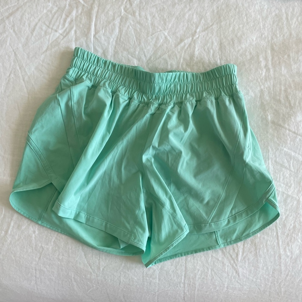 Lululemon Track That High-Rise Lined Short, size 8